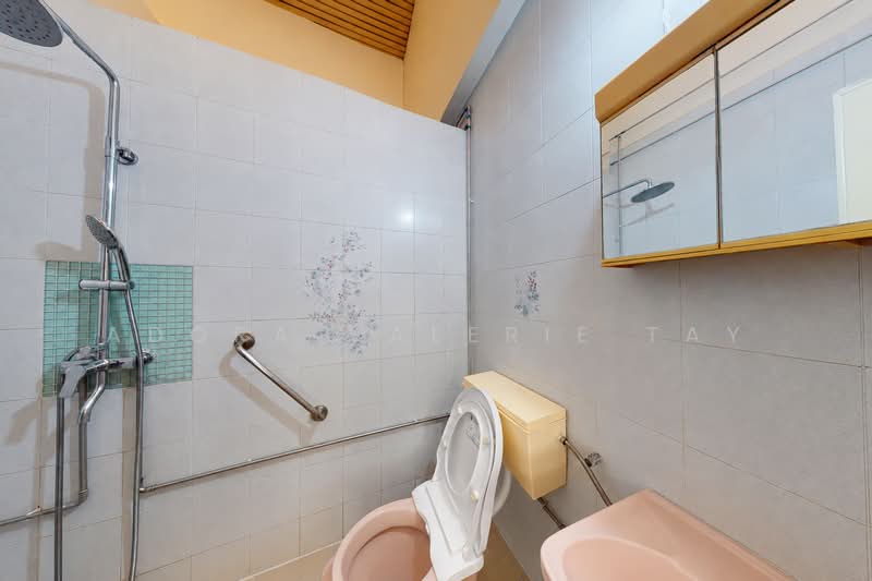 35a lorong 25a geylang, , 5 Bedrooms, 2,081 sqft, Terraced House For Sale, by Adora Valerie Tay, 500167191 - Bathroom - PropertyGuru.com.sg