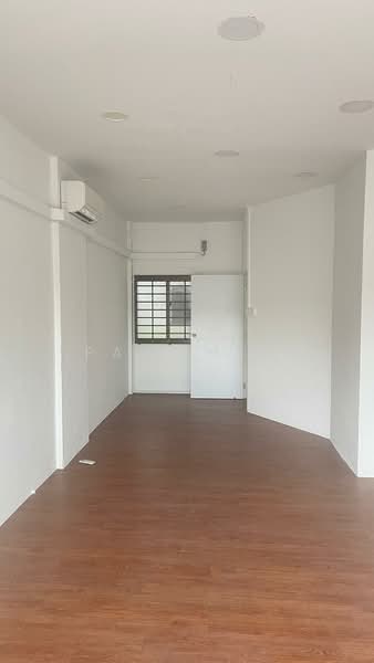 Clementi HDB Shophouse, , 750 sqft, Shop / Shophouse For Rent, by Paul Lim, 500167196 - Interior - CommercialGuru.com.sg