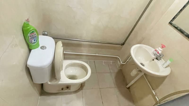 Clementi HDB Shophouse, , 750 sqft, Shop / Shophouse For Rent, by Paul Lim, 500167196 - Bathroom - CommercialGuru.com.sg