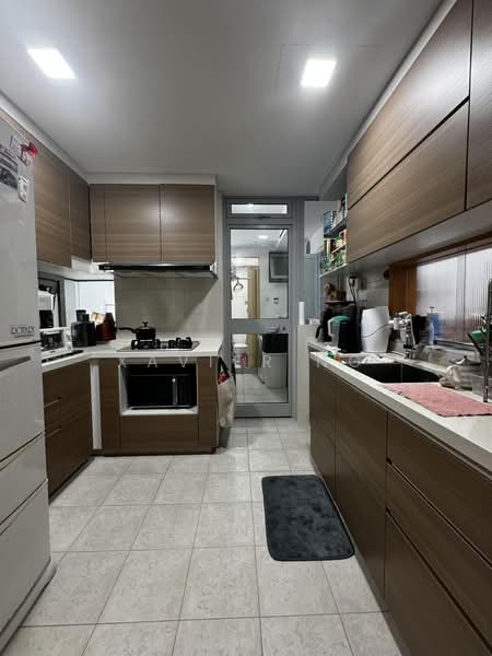 Hillview Regency, 26 Bukit Batok East Avenue 2, 4 Bedrooms, 1,195 sqft, Condominium For Sale, by Xavier Ng, 500167201 - Kitchen - PropertyGuru.com.sg