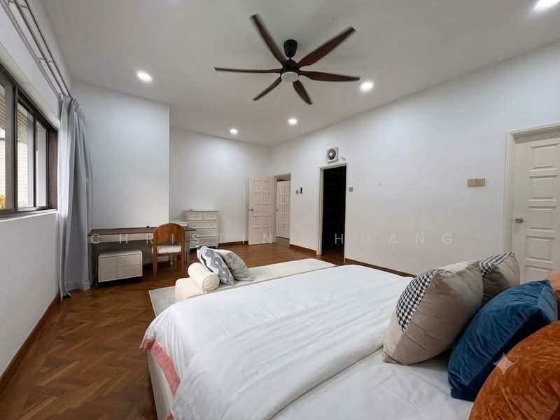 Bungalow Near Botanic Garden Cluny Park Bukit Timah, , 5 Bedrooms, 3,500 sqft, Bungalow House For Sale, by Christine Huang, 500167206 - Bedroom - PropertyGuru.com.sg