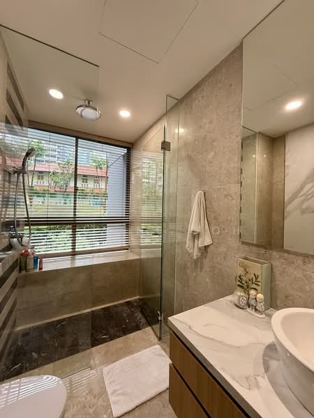 CityVista Residences, 21 Peck Hay Road, 3 Bedrooms, 2,142 sqft, Apartment For Sale, by Elaine Goh, 500167211 - Bathroom - PropertyGuru.com.sg