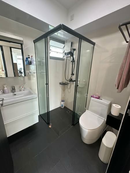 27 Ghim Moh Link, 27 Ghim Moh Link, 3 Bedrooms, 936 sqft, HDB Flat For Sale, by Alex Ho, 500167215 - Bathroom - PropertyGuru.com.sg