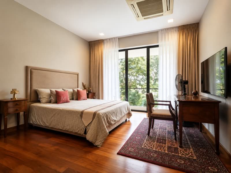 ⭐️ELEGANT DETACHED SANCTUARY @ GCBA RAFFLES PARK | 1 KM OF RGPS | VERY WIDE FRONTAGE | RENOVATED ⭐️, Oriole Crescent Ash Cassia Sunset Pine Linden Vanda Eng Neo Greenmead Greenview Greenpark Hillcrest Watten Shelford Senandong Swiss Club Binjai Kampong Chantek Chee Hoon Camden Kheam Hock Trevose Camborne Narooma Dalkeith Harlyn Berrima Merryn Tudor, 7 Bedrooms, 15,000 sqft, Detached House For Sale, by Damian Tan 陈係赈, 500167216 - Bedroom - PropertyGuru.com.sg