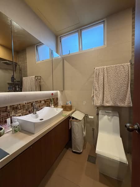 Seletar Springs Condominium, 106 Gerald Drive, 4 Bedrooms, 1,561 sqft, Condominium For Sale, by Daphne Phua, 500167218 - Bathroom - PropertyGuru.com.sg