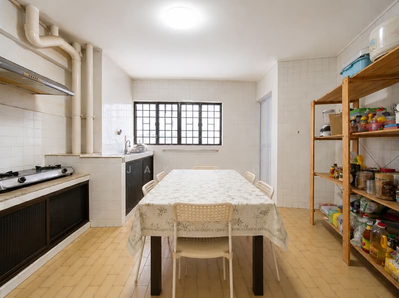 112 Bukit Batok West Avenue 6, 112 Bukit Batok West Avenue 6, 3 Bedrooms, 1,141 sqft, HDB Flat For Sale, by Jake Ong, 500167219 - Kitchen - PropertyGuru.com.sg