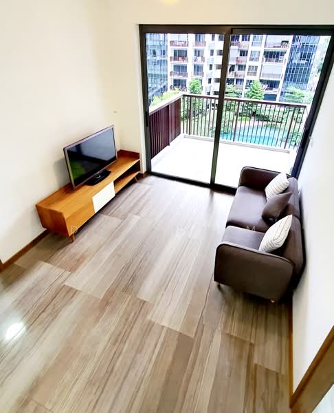 Lakeville, 5 Jurong Lake Link, 2 Bedrooms, 732 sqft, Condominium For Rent, by Darren Lim, 500167221 - Living Room - PropertyGuru.com.sg