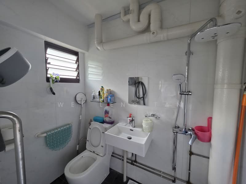 542 Choa Chu Kang Street 52, 542 Choa Chu Kang Street 52, 3 Bedrooms, 1,130 sqft, HDB Flat For Sale, by Wei Leng Tan, 500167224 - Bathroom - PropertyGuru.com.sg