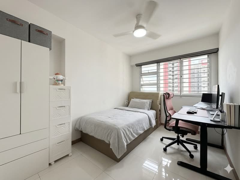 228B Ang Mo Kio Street 23, 228B Ang Mo Kio Street 23, 3 Bedrooms, 1,216 sqft, HDB Flat For Sale, by Lim Kar Gee, 500167246 - Common Bedroom 1 - PropertyGuru.com.sg
