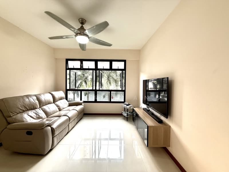 263 Toa Payoh Apex, 263 Toa Payoh East, 3 Bedrooms, 1,001 sqft, HDB Flat For Rent, by Aubrey Ang, 500167255 - Living Room - PropertyGuru.com.sg