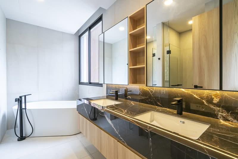 Kheam Hock Road, , 5 Bedrooms, 7,898 sqft, Corner Terrace For Sale, by Jolene Koh, 500167268 - Bathroom - PropertyGuru.com.sg