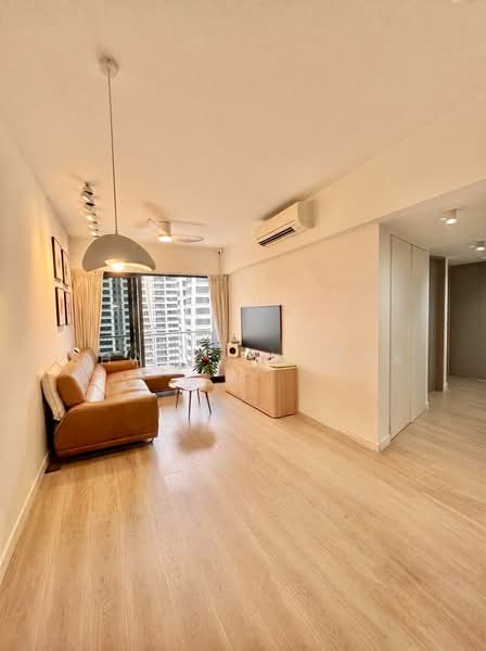 d'Leedon (Former Farrer Court), 13 Leedon Heights, 2 Bedrooms, 1,076 sqft, Condominium For Sale, by Shalynne Pek, 500167271 - Living Room - PropertyGuru.com.sg