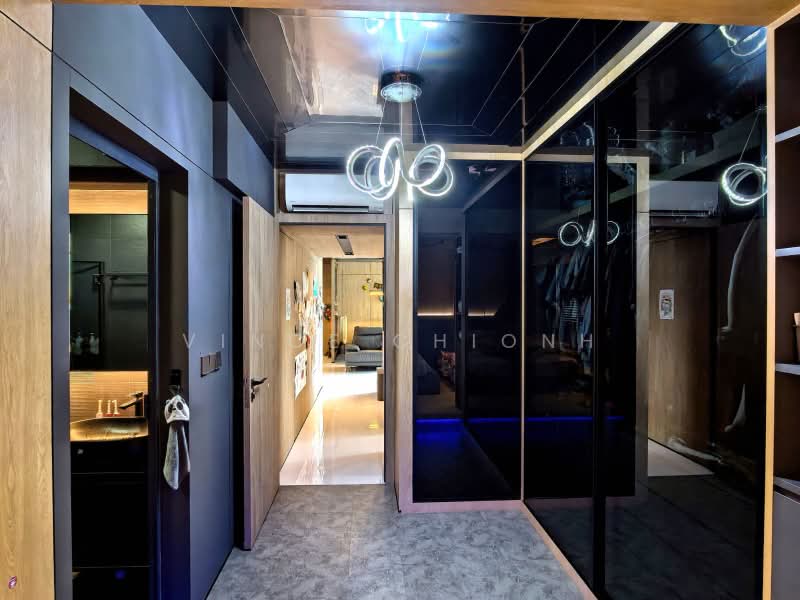 293C Bukit Batok Street 21, 293C Bukit Batok Street 21, 3 Bedrooms, 990 sqft, HDB Flat For Sale, by Vince Chionh, 500167274 - Master Bedroom Entrance - PropertyGuru.com.sg