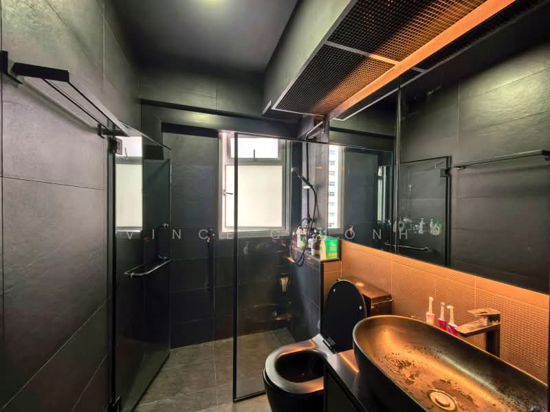 293C Bukit Batok Street 21, 293C Bukit Batok Street 21, 3 Bedrooms, 990 sqft, HDB Flat For Sale, by Vince Chionh, 500167274 - Bathroom - PropertyGuru.com.sg