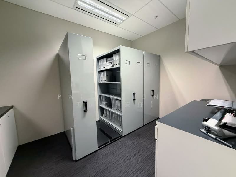 Prime Grade AAA Office in Raffles Place, Equipped with Wet Pantry, 2,300 sqft, Office For Rent, by Patrick Ong 王鹏若(安仔), 500167276 - Interior - CommercialGuru.com.sg
