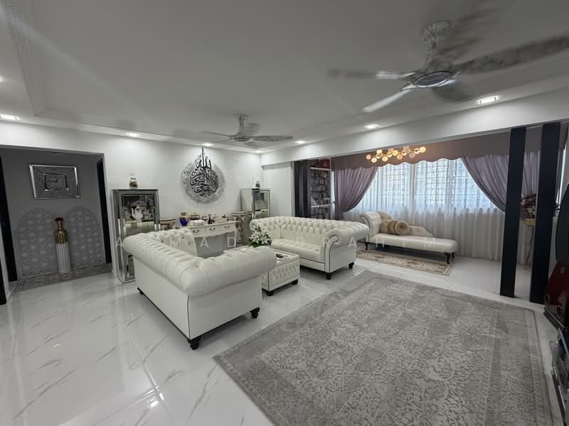 862 Tampines Street 83, 862 Tampines Street 83, 3 Bedrooms, 1,366 sqft, HDB Flat For Sale, by Ahmad Ibrahim, 500167281 - Living Room - PropertyGuru.com.sg
