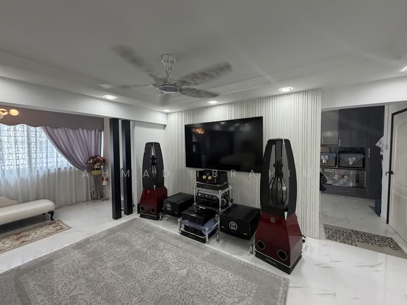 862 Tampines Street 83, 862 Tampines Street 83, 3 Bedrooms, 1,366 sqft, HDB Flat For Sale, by Ahmad Ibrahim, 500167281 - Living Room - PropertyGuru.com.sg