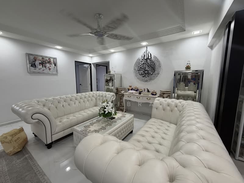 862 Tampines Street 83, 862 Tampines Street 83, 3 Bedrooms, 1,366 sqft, HDB Flat For Sale, by Ahmad Ibrahim, 500167281 - Living Room - PropertyGuru.com.sg