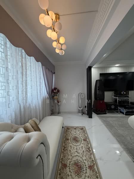 862 Tampines Street 83, 862 Tampines Street 83, 3 Bedrooms, 1,366 sqft, HDB Flat For Sale, by Ahmad Ibrahim, 500167281 - Living Room - PropertyGuru.com.sg