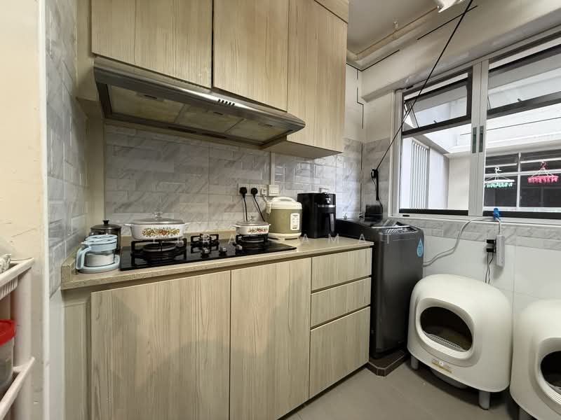 227A Ang Mo Kio Street 23, 227A Ang Mo Kio Street 23, 1 Bedroom, 409 sqft, HDB Flat For Sale, by Erra Samat, 500167287 - Kitchen - PropertyGuru.com.sg
