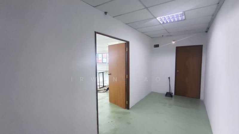 Tong Lee Building, 35 Kallang Pudding Road, 1,250 sqft, Light Industrial (B1) For Rent, by Irwin Kao, 500167297 - Corridor - CommercialGuru.com.sg