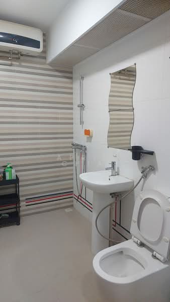 413C Northshore Drive, 413C Northshore Drive, 2 Bedrooms, 500 sqft, HDB Flat For Rent, by April Chia, 500167303 - Bathroom - PropertyGuru.com.sg