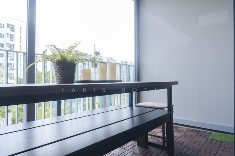The Jovell, 13 Flora Drive, 3 Bedrooms, 904 sqft, Condominium For Rent, by Faris Rosli, 500167314 - Balcony - PropertyGuru.com.sg