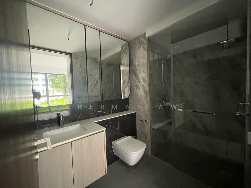The Watergardens at Canberra, 29 Canberra Drive, 2 Bedrooms, 753 sqft, Condominium For Rent, by Sherman Aw, 500167322 - Master bathroom - PropertyGuru.com.sg