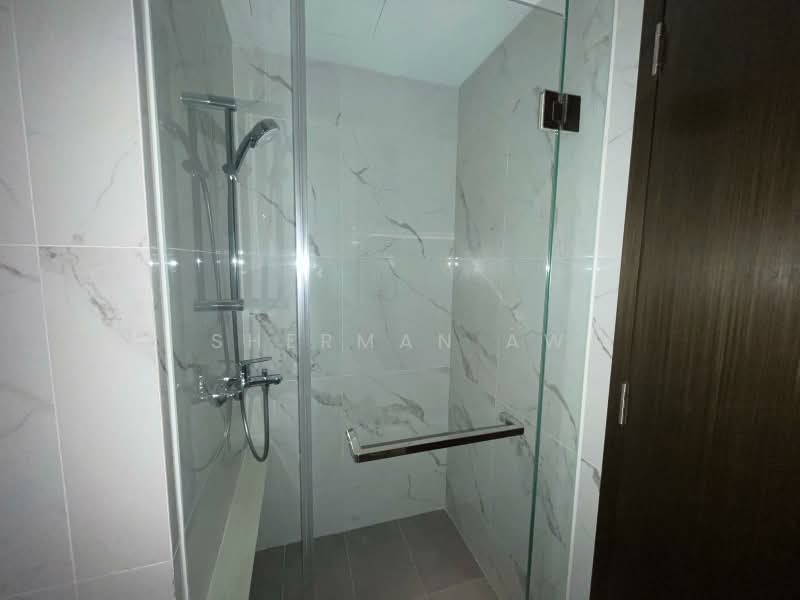 The Watergardens at Canberra, 29 Canberra Drive, 2 Bedrooms, 753 sqft, Condominium For Rent, by Sherman Aw, 500167322 - Common bathroom - PropertyGuru.com.sg