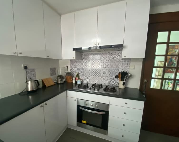 Astor Green, 7 Pine Grove, 2 Bedrooms, 1,087 sqft, Condominium For Rent, by Casey Lim, 500167327 - Kitchen - PropertyGuru.com.sg