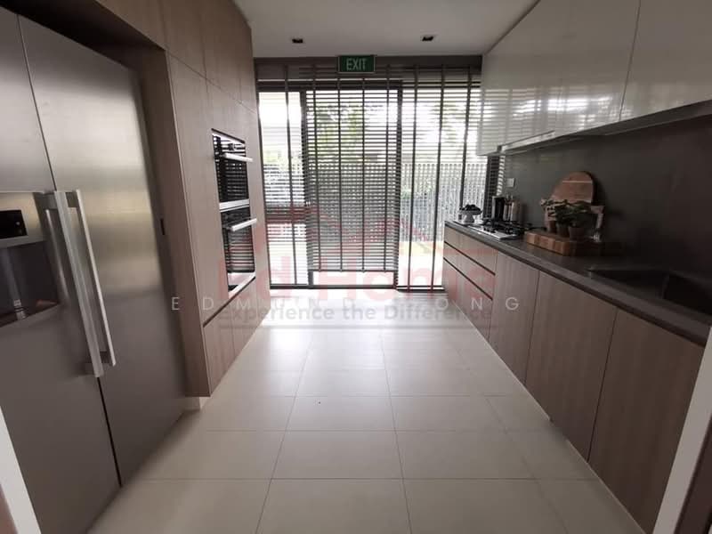 DISTRICT 28 | NIM COLLECTION | 99 years Leasehold 3 Storey Corner Terrace, Nim Collection, 5 Bedrooms, 4,338 sqft, Corner Terrace For Sale, by Edmund Yong, 500167334 - Kitchen - PropertyGuru.com.sg