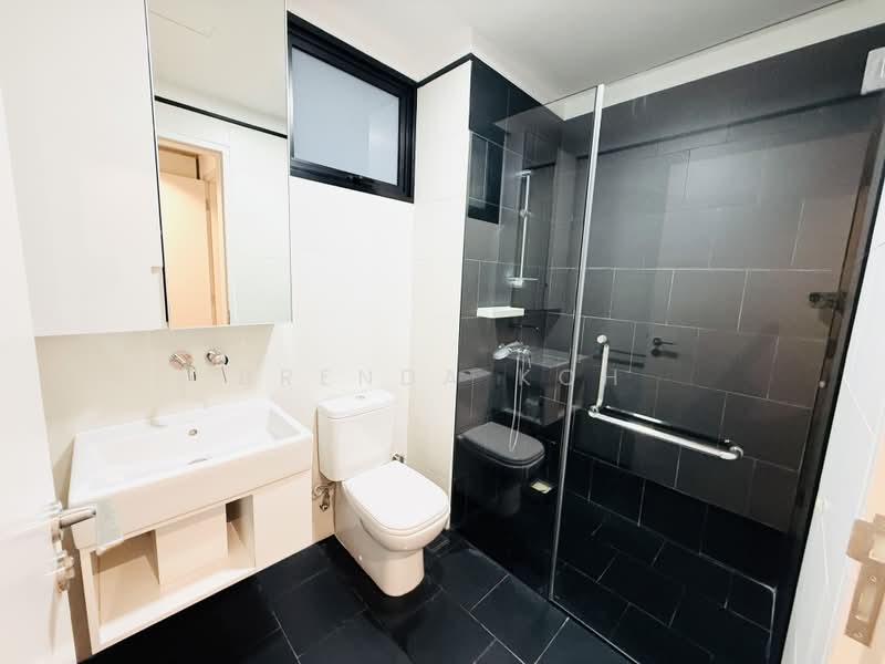 Village @ Pasir Panjang, 463 Pasir Panjang Road, 3 Bedrooms, 1,259 sqft, Condominium For Sale, by Brenda Koh, 500167360 - Bathroom - PropertyGuru.com.sg