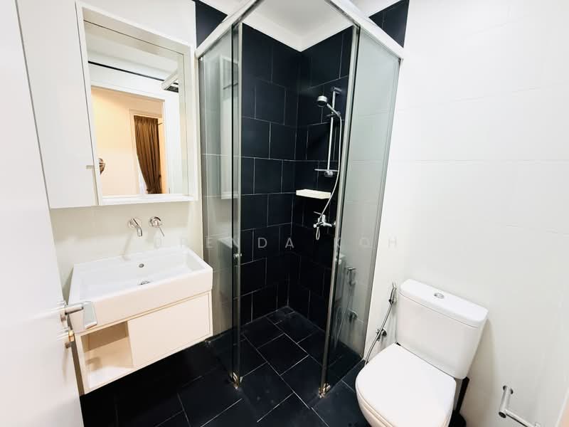 Village @ Pasir Panjang, 463 Pasir Panjang Road, 3 Bedrooms, 1,259 sqft, Condominium For Sale, by Brenda Koh, 500167360 - Bathroom - PropertyGuru.com.sg