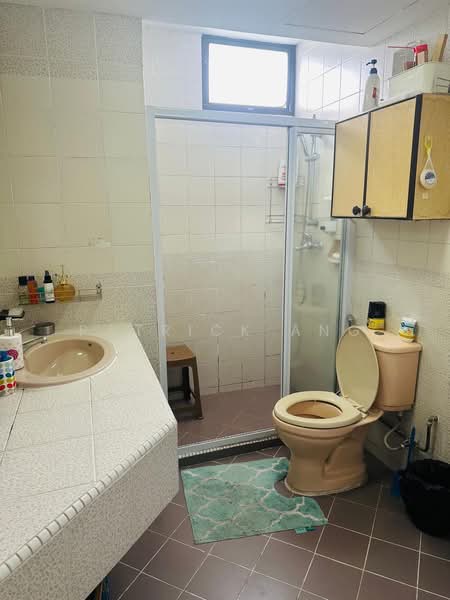 Mandarin Gardens, 7 Siglap Road, 3 Bedrooms, 1,572 sqft, Condominium For Sale, by Patrick Ang, 500167383 - Bathroom - PropertyGuru.com.sg