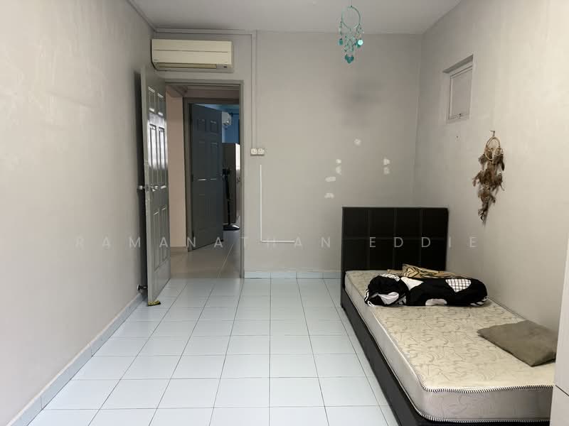 814 Jurong West Street 81, 814 Jurong West Street 81, 3 Bedrooms, 1,302 sqft, HDB Flat For Rent, by Ramanathan Eddie, 500167384 - Bedroom - PropertyGuru.com.sg