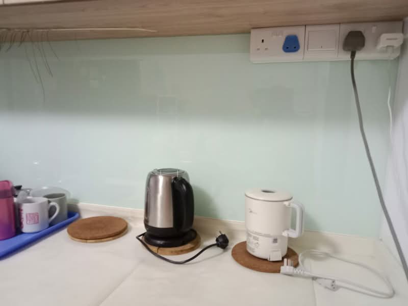 305 Clementi Avenue 4, 305 Clementi Avenue 4, Room Rental, 100 sqft, HDB Flat For Rent, by Stella Kuek, 500167386 - Kitchen - PropertyGuru.com.sg