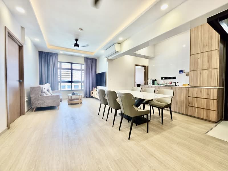 420A Northshore Drive, 420A Northshore Drive, 3 Bedrooms, 1,012 sqft, HDB Flat For Sale, by Kevin Tang, 500167387 - Living Room - PropertyGuru.com.sg