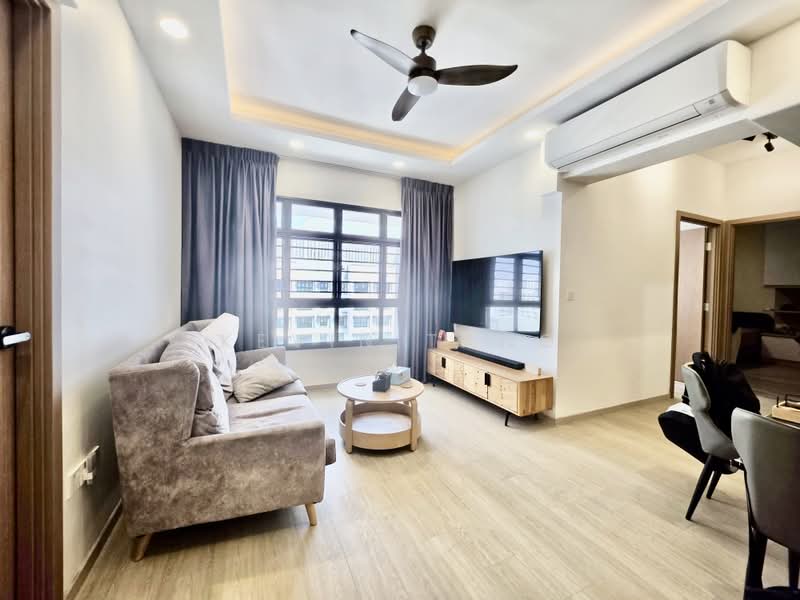 420A Northshore Drive, 420A Northshore Drive, 3 Bedrooms, 1,012 sqft, HDB Flat For Sale, by Kevin Tang, 500167387 - Living Room - PropertyGuru.com.sg