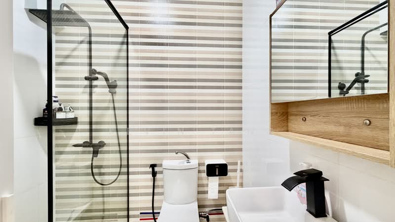 420A Northshore Drive, 420A Northshore Drive, 3 Bedrooms, 1,022 sqft, HDB Flat For Sale, by Kevin Tang, 500167387 - Bathroom - PropertyGuru.com.sg