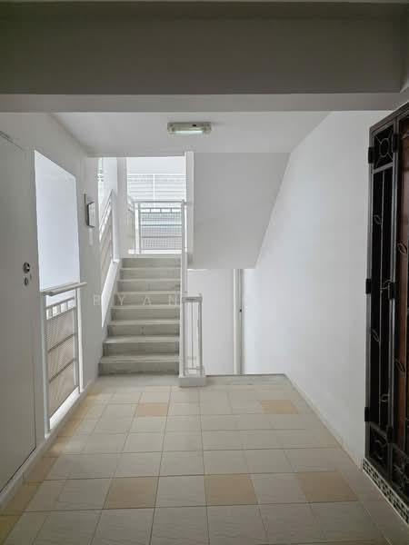 33 Eunos Crescent, 33 Eunos Crescent, 2 Bedrooms, 646 sqft, HDB Flat For Sale, by Ryan Ngan, 500167392 - Entrance - PropertyGuru.com.sg