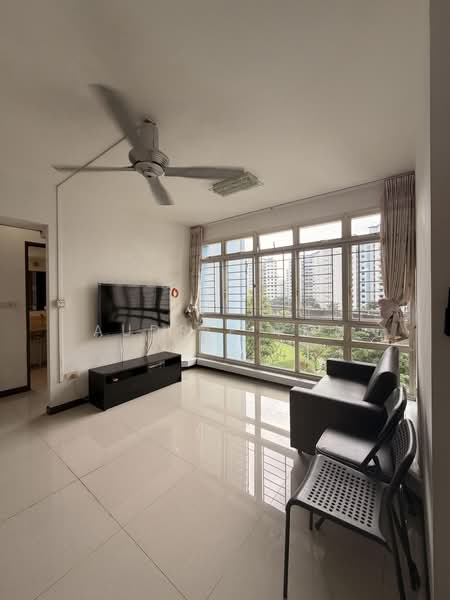 268D Compassvale Link, 268D Compassvale Link, 3 Bedrooms, 969 sqft, HDB Flat For Sale, by Audrie Poh, 500167396 - Living Room - PropertyGuru.com.sg