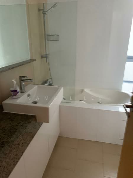 Bleu @ East Coast, 562 Upper East Coast Road, 3 Bedrooms, 1,173 sqft, Condominium For Sale, by Samuel Lee, 500167397 - Bathroom - PropertyGuru.com.sg