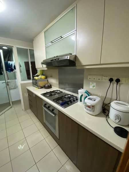Changi Rise Condo, 4 Simei Rise, Room Rental, 100 sqft, Condominium For Rent, by Mey A. Ling, 500167413 - Kitchen - PropertyGuru.com.sg