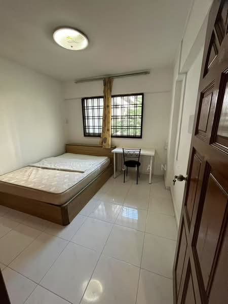 530 Bukit Batok Street 51, 530 Bukit Batok Street 51, 3 Bedrooms, 990 sqft, HDB Flat For Rent, by Casey Jiang, 500167423 - Bedroom - PropertyGuru.com.sg