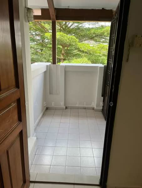530 Bukit Batok Street 51, 530 Bukit Batok Street 51, 3 Bedrooms, 990 sqft, HDB Flat For Rent, by Casey Jiang, 500167423 - Balcony - PropertyGuru.com.sg