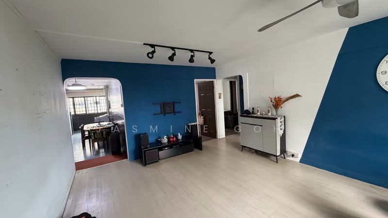 81 Bedok North Road, 81 Bedok North Road, 3 Bedrooms, 980 sqft, HDB Flat For Sale, by Jasmine Goh, 500167448 - Living Room - PropertyGuru.com.sg