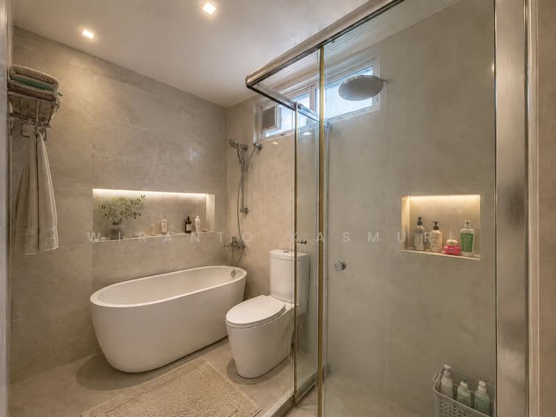 Oleander Towers, 911 Lorong 1 Toa Payoh, 3 Bedrooms, 1,453 sqft, Condominium For Sale, by Wiranto Kasmuri, 500167457 - Bathroom - PropertyGuru.com.sg