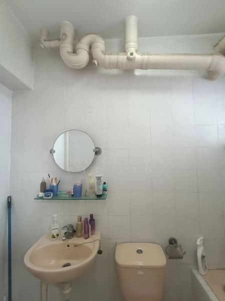 206B Compassvale Lane, 206B Compassvale Lane, 3 Bedrooms, 1,324 sqft, HDB Flat For Sale, by EVON NG, 500167461 - Bathroom - PropertyGuru.com.sg
