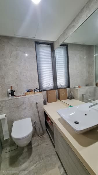 6 Derbyshire, 6 Derbyshire Road, 3 Bedrooms, 1,012 sqft, Condominium For Sale, by Joe Leow, 500167473 - Common Bathroom - PropertyGuru.com.sg