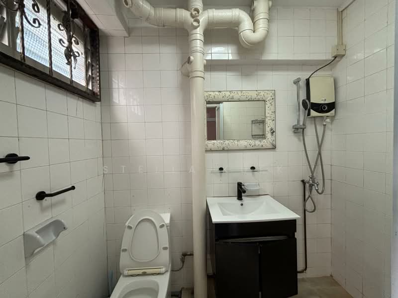 5 Toh Yi Drive, 5 Toh Yi Drive, Room Rental, 160 sqft, HDB Flat For Rent, by Stella Kuek, 500167474 - Master Bathroom - PropertyGuru.com.sg